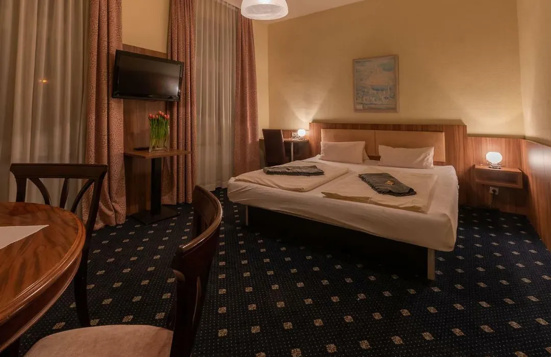 Hotel Villa von Sayn Rheinbreitbach-1